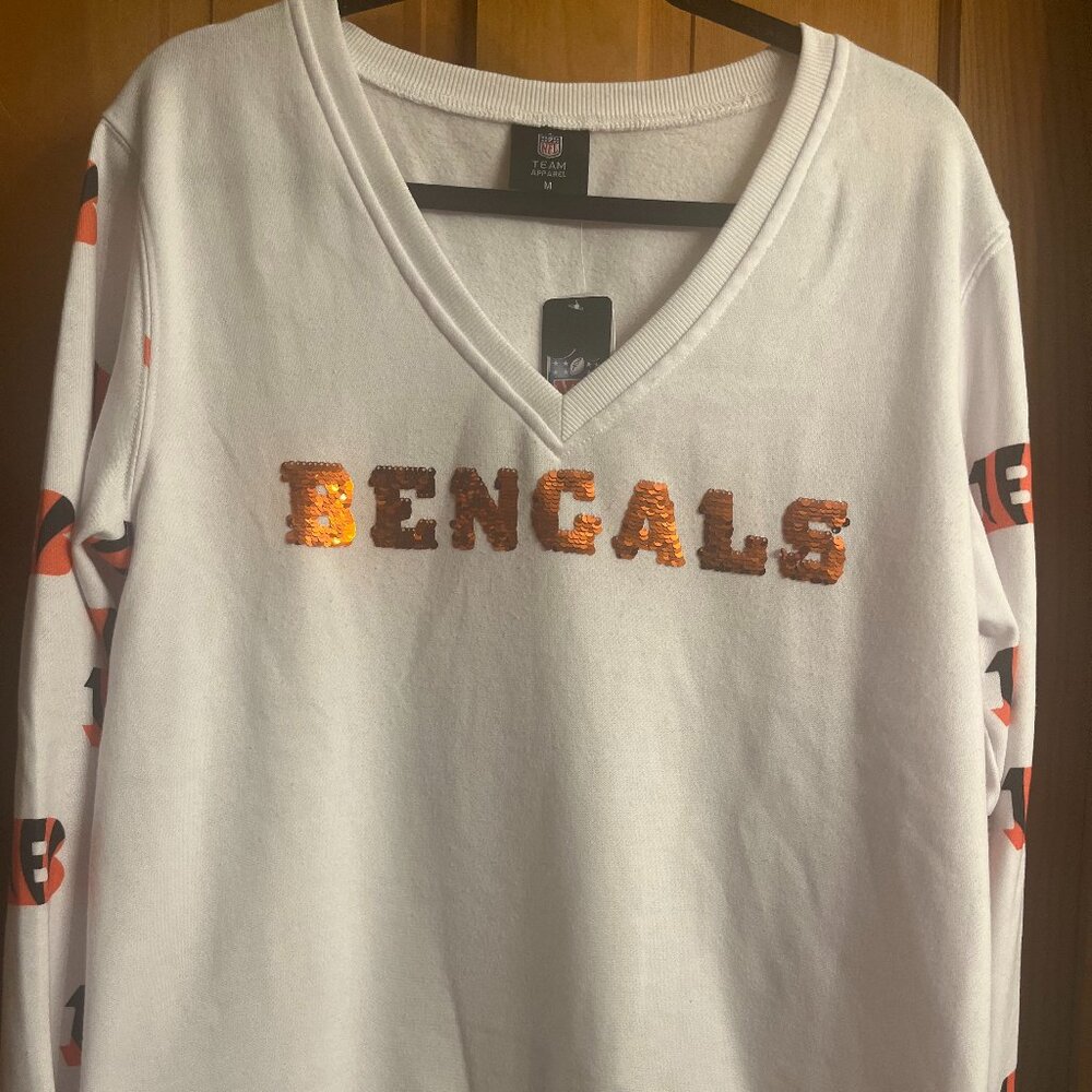 Cincinnati Bengals NFL Women's Cuce White Sequin Fleece V-Neck T-Shirt - Medium